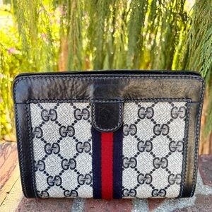 Cute Gucci Cosmetics Case GG Logo Pattern Made in Italy